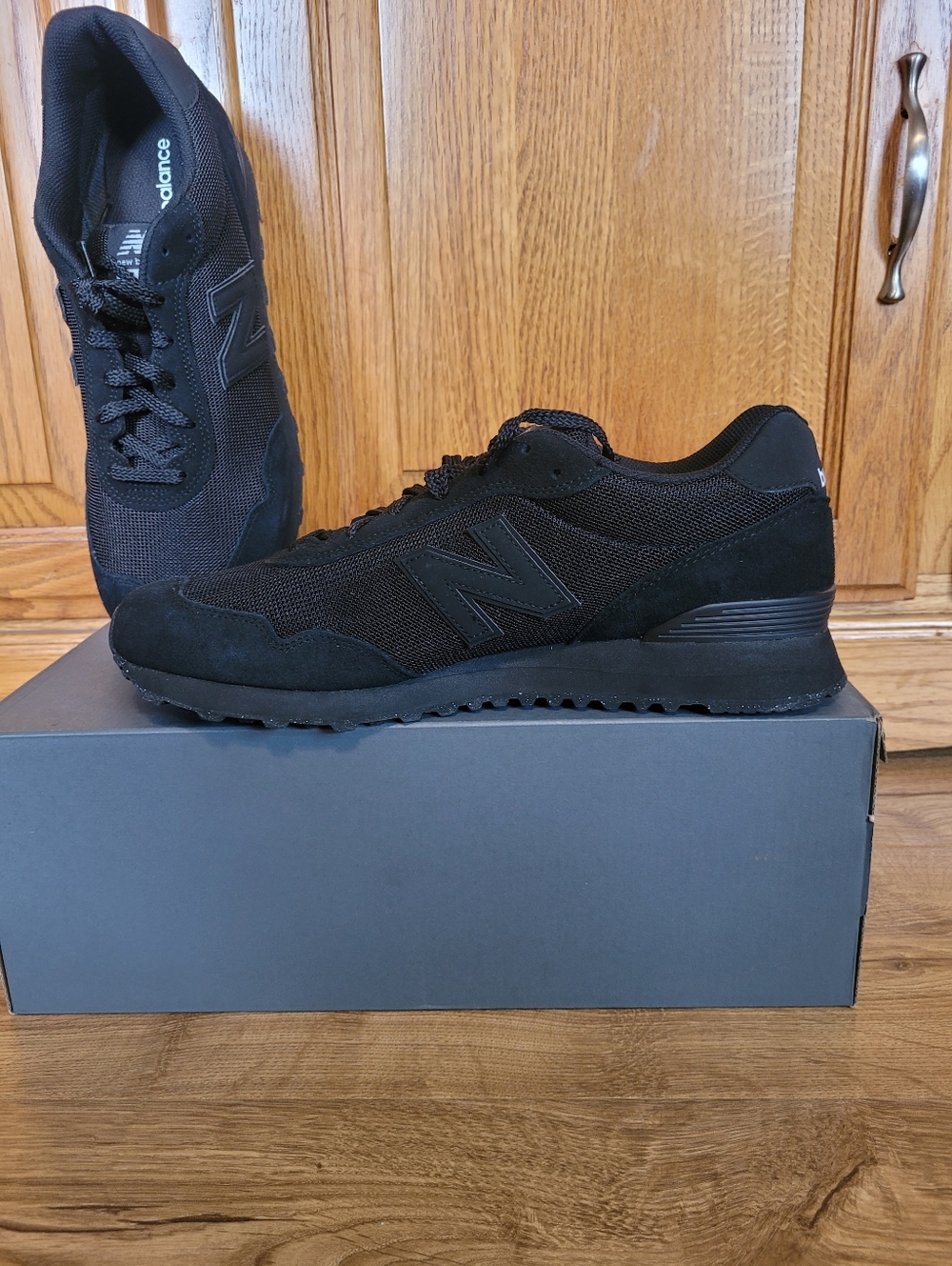 New Balance Mens Size 10 515 Black On Black Classics Sneakers Shoes M515AGR - Picture 3 of 8